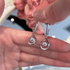 🔥🔥 90% OFF TODAY: 1-Carat "Dancing" Moissanite Earrings – The Pure S925 Comfort & Sparkle You Deserve 💖